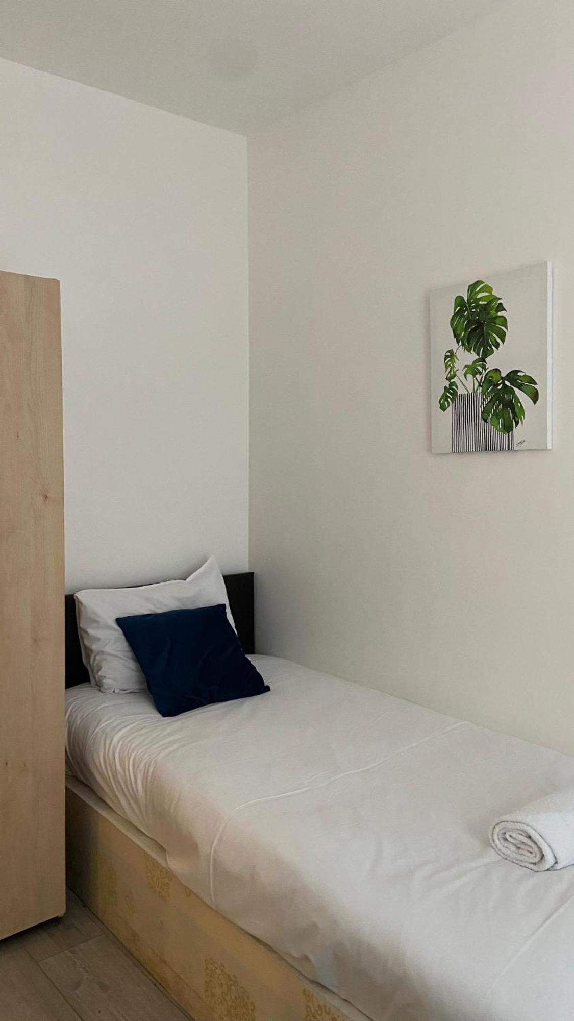 Apartamento Lovely Ground Floor Miles Apart Londres Exterior foto